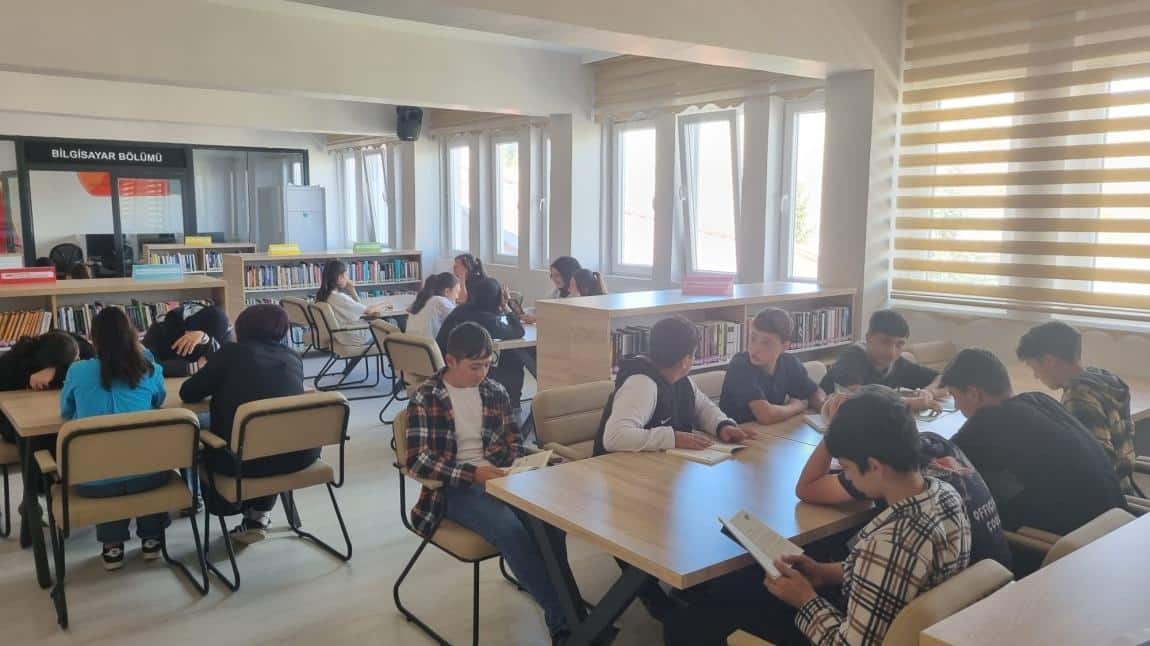 OTLUKBELİ ANADOLU LİSESİ KİTAPLA TUTUNUYORUM HAYATA PROJESİNDEN KARELER